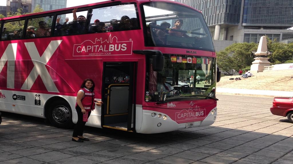 Hop On-Hop Off Capital Bus - Image 3